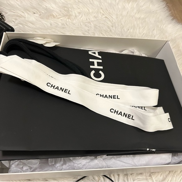 Black Chanel Boy Bag (Old Medium Size) - Picture 6 of 15